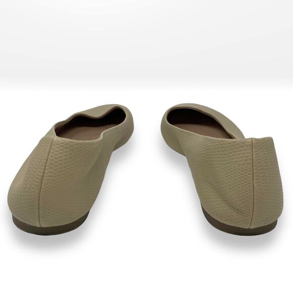MIX NO 6 Tan Gator Pattern Round Toe Flats - Picture 8 of 10